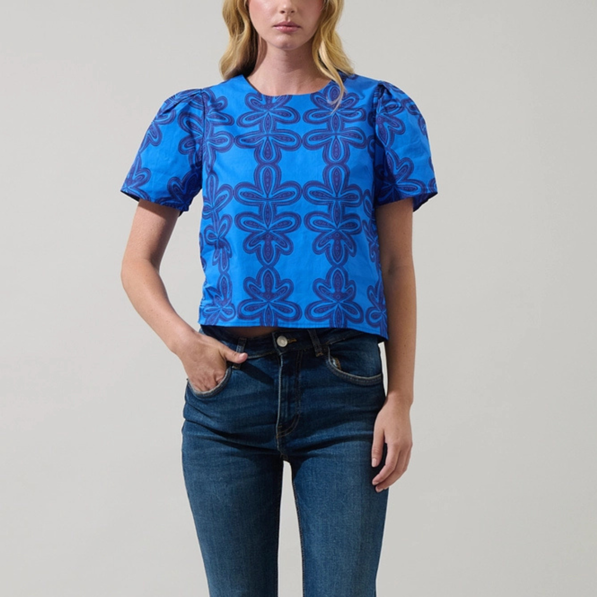 Romery Abstract Tilma Short Sleeve Top